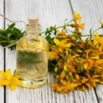 Olej z dziurawca – naturalny sposób na zdrowie i urodę